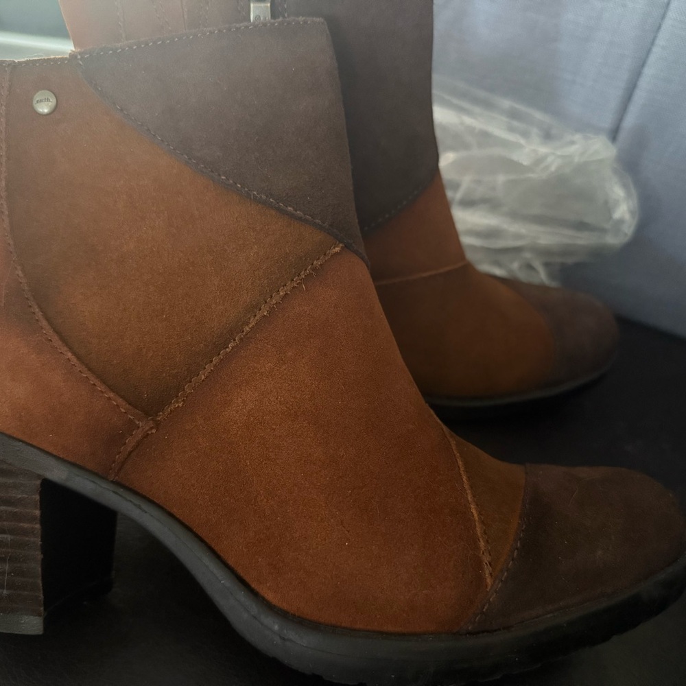 Earth Brown Ankle Boots with Stacked Heel